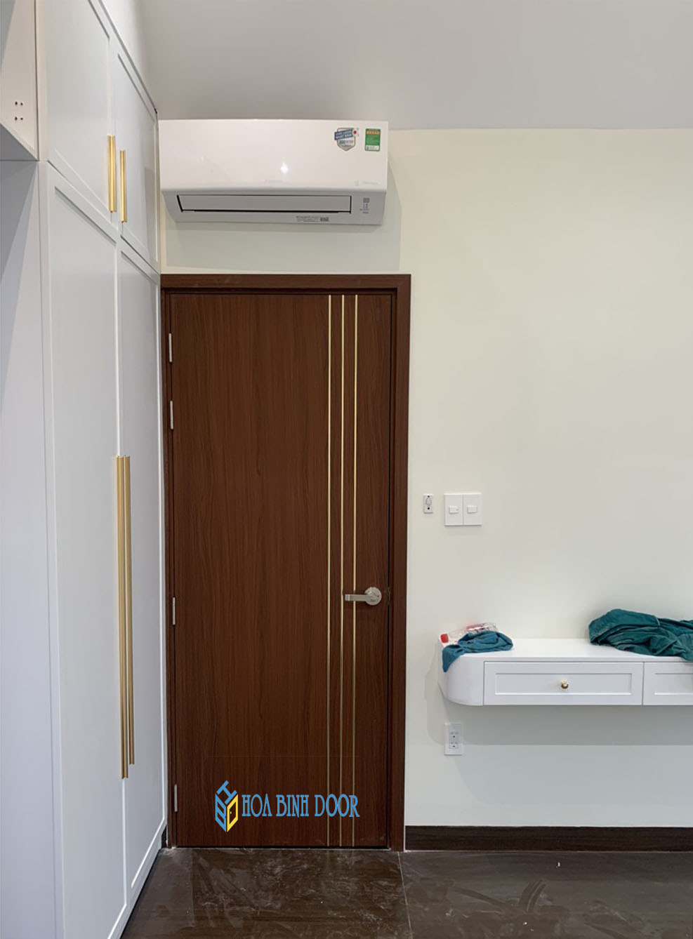 Cửa Nhựa Composite Tại Hóc Môn | Cửa Nhựa Gỗ Chịu Nước 100%