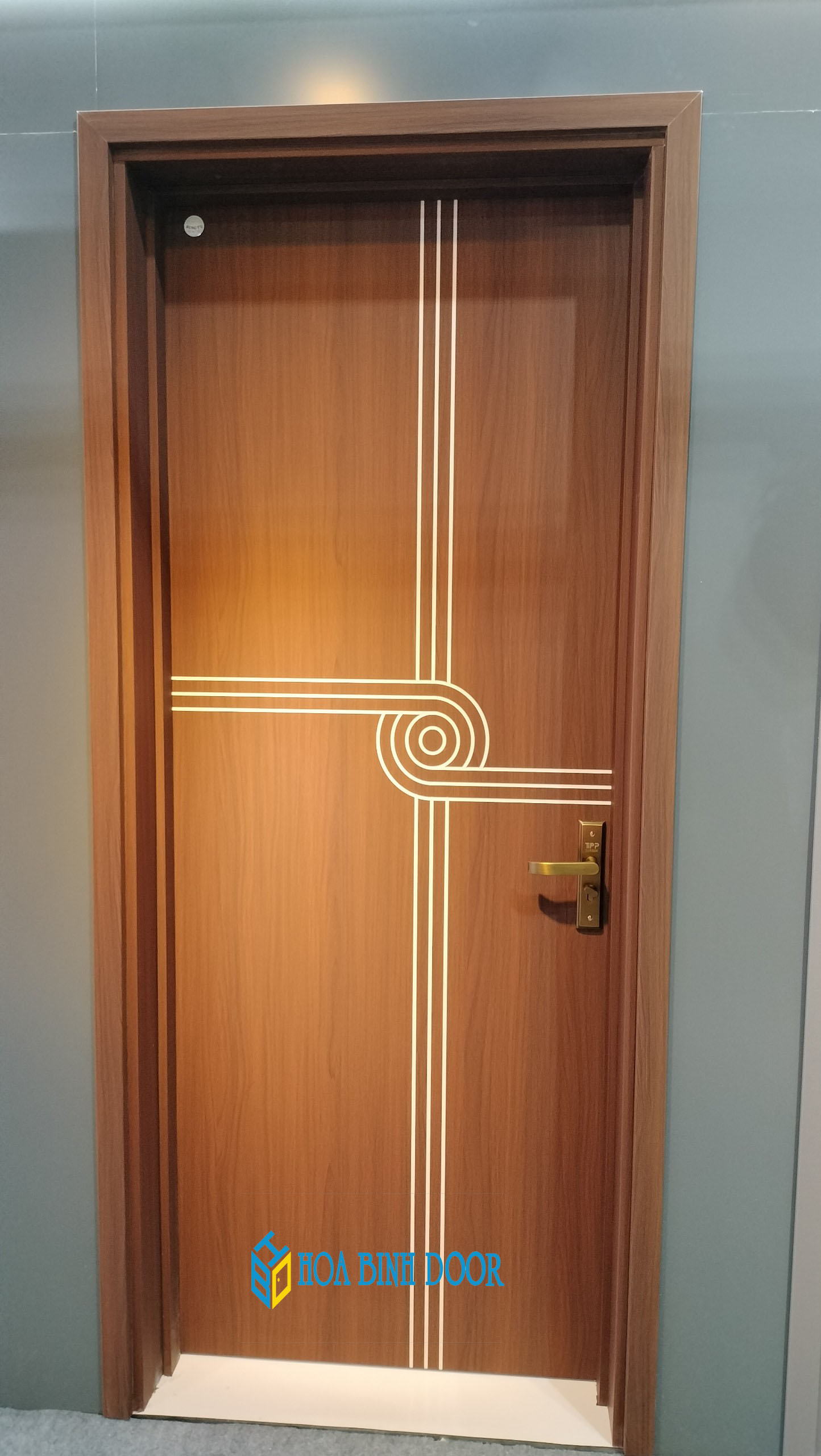 Cửa nhựa composite tại Cần Giờ | Cửa nhựa giả gỗ chỉ 2.800.000/bộ