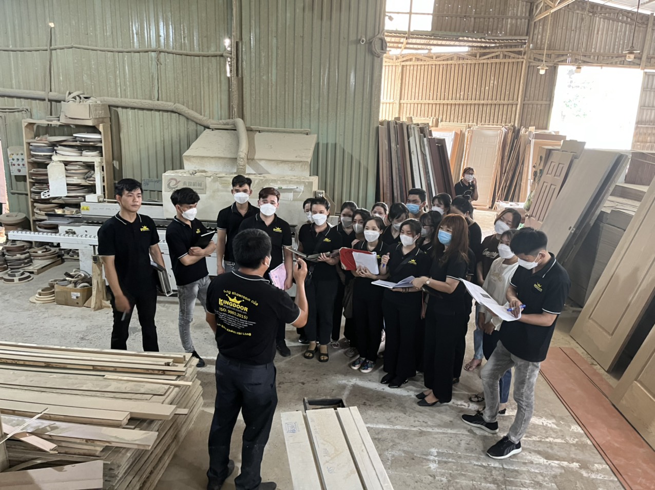 Địa chỉ bán cửa gỗ công nghiệp tại hồ chí minh
