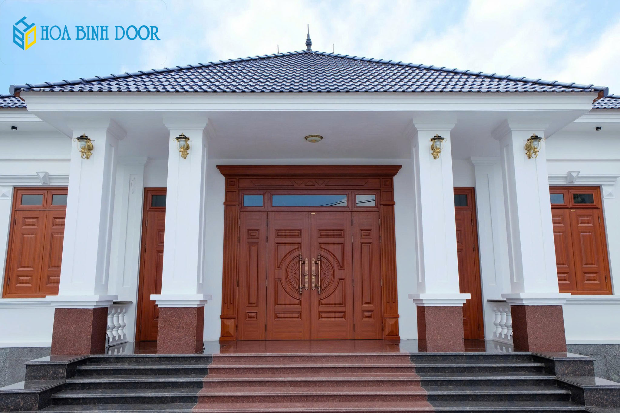 Cửa thép vân gỗ tại tây ninh | Mẫu cửa chính bằng thép vân gỗ