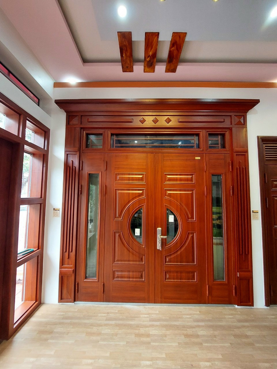 Cửa thép vân gỗ tại Hồ Chí Minh