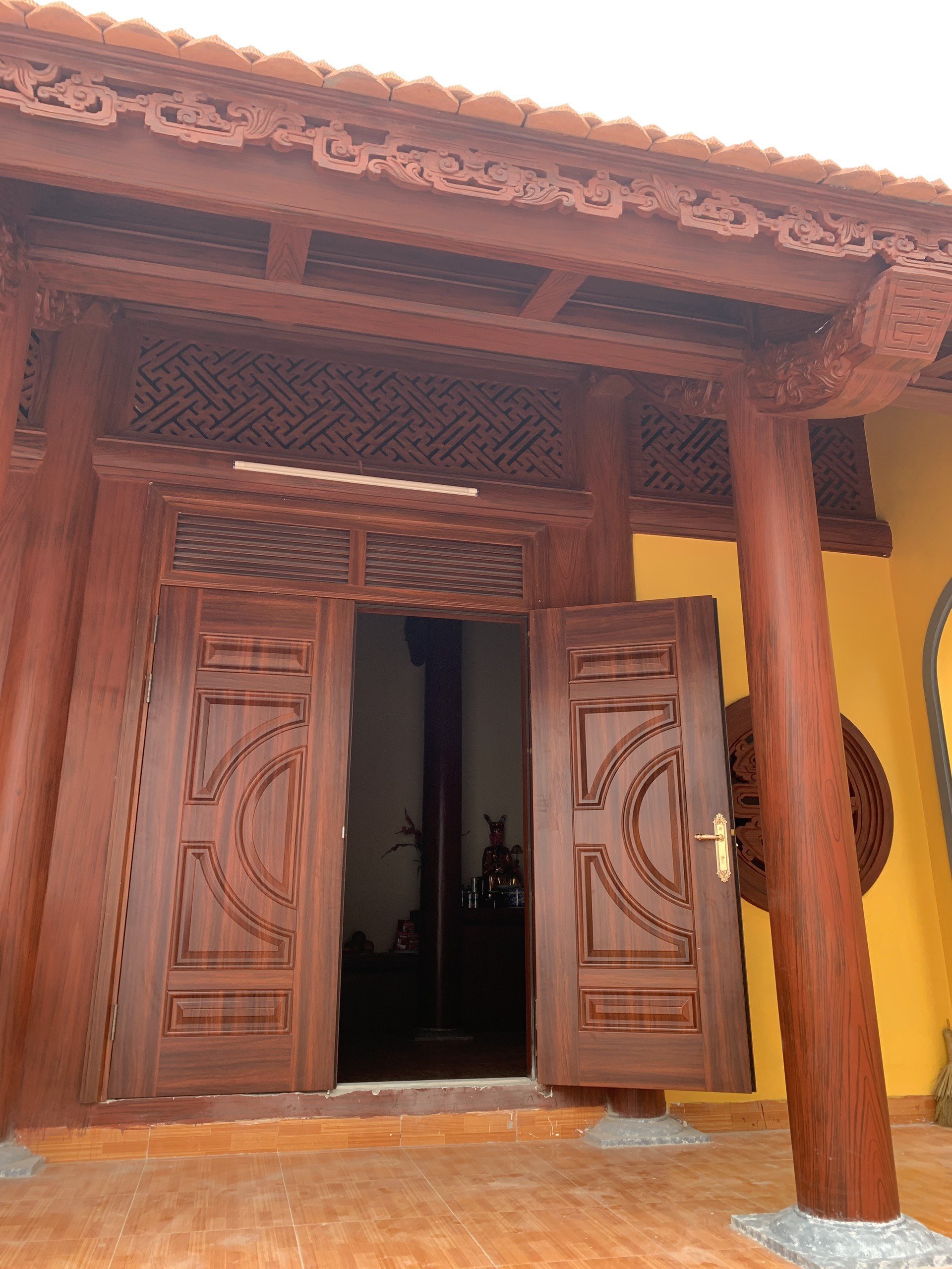 Cửa thép vân gỗ tại Bình Chánh