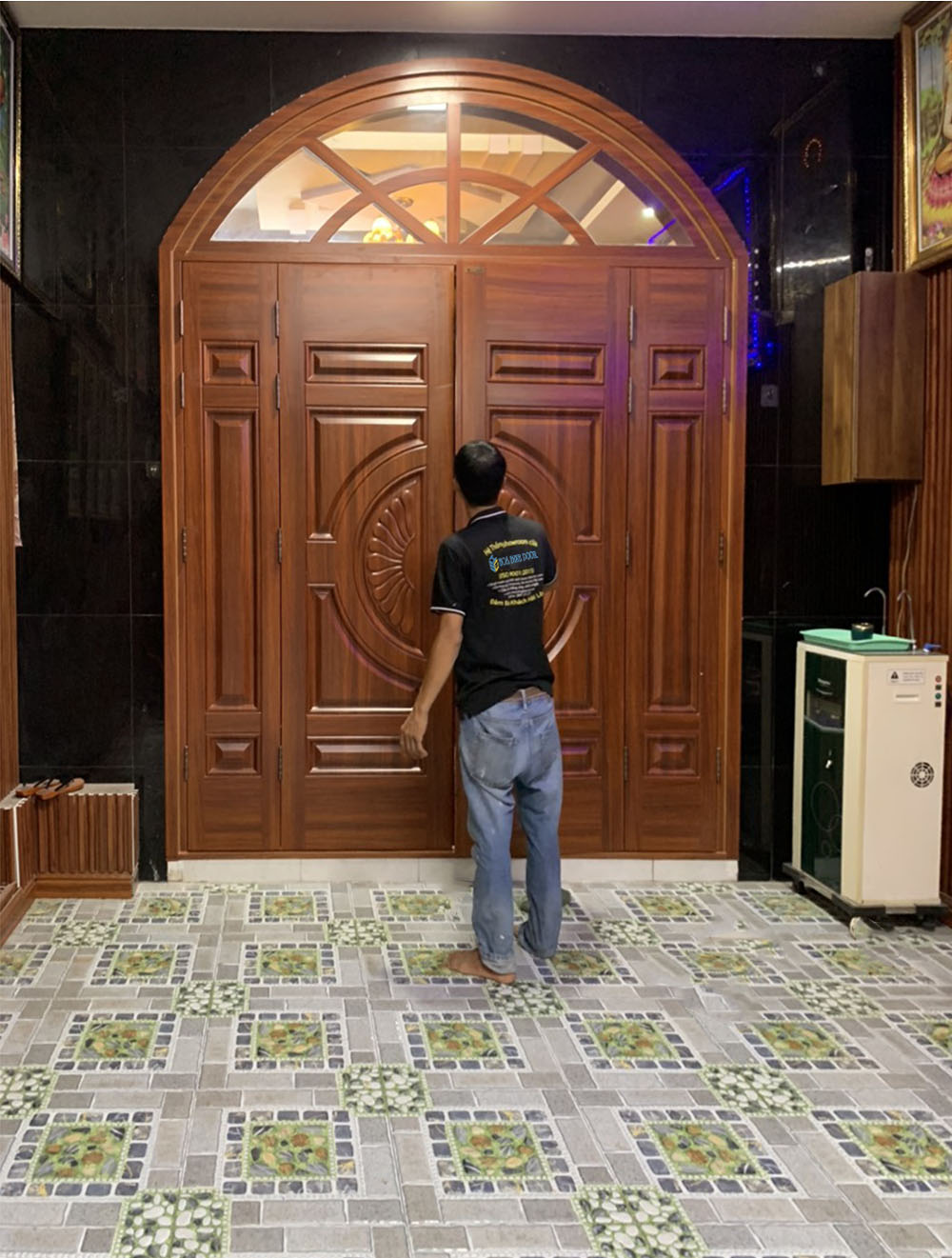 Cửa thép vân gỗ tại Bình Chánh