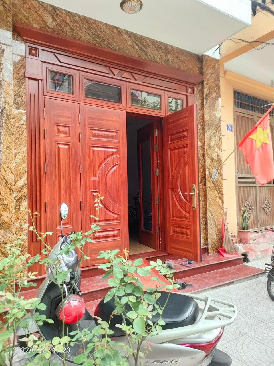 cửa thép vân gỗ tại ninh hòa