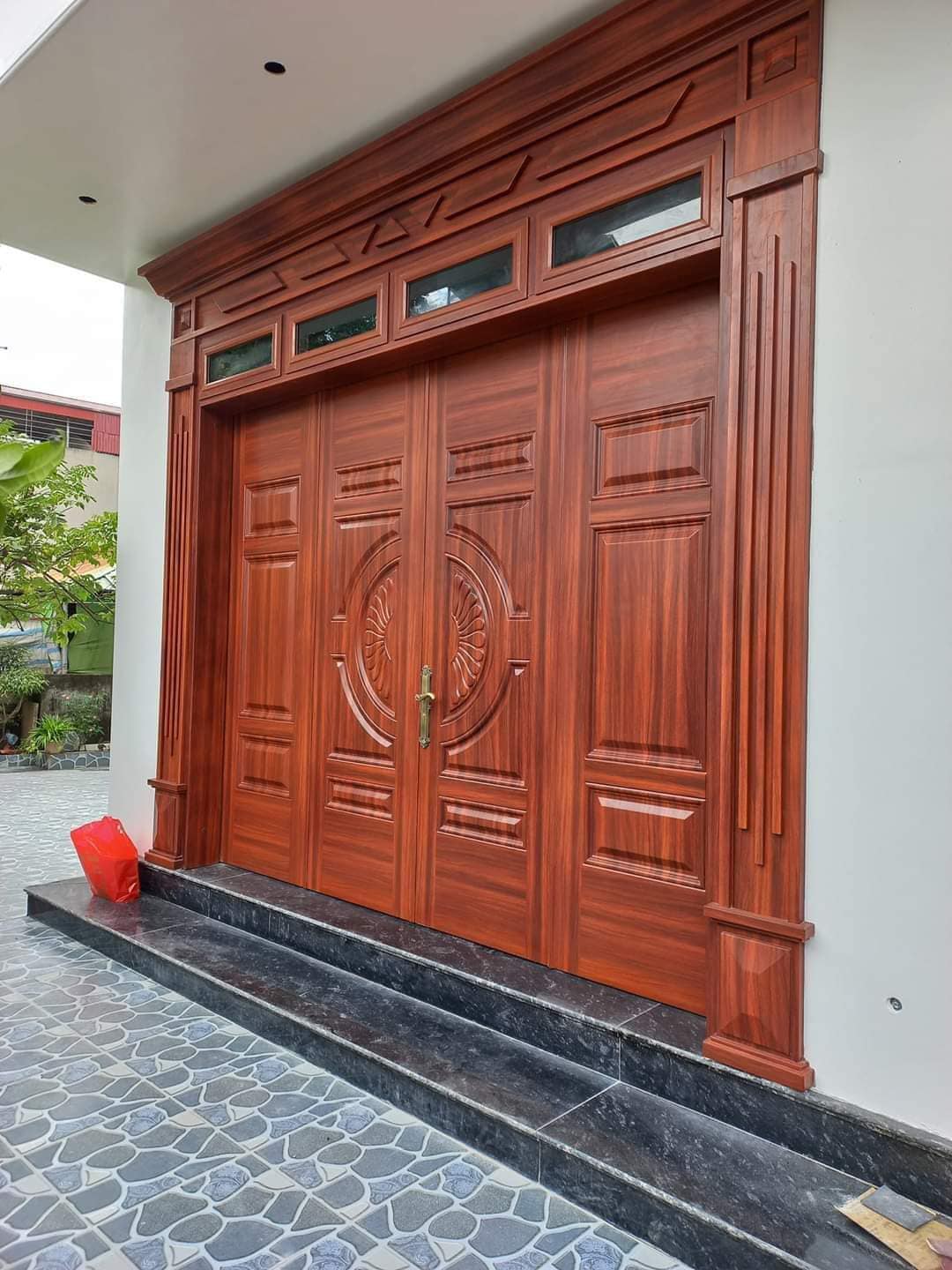 cửa thép vân gỗ tại ninh hòa