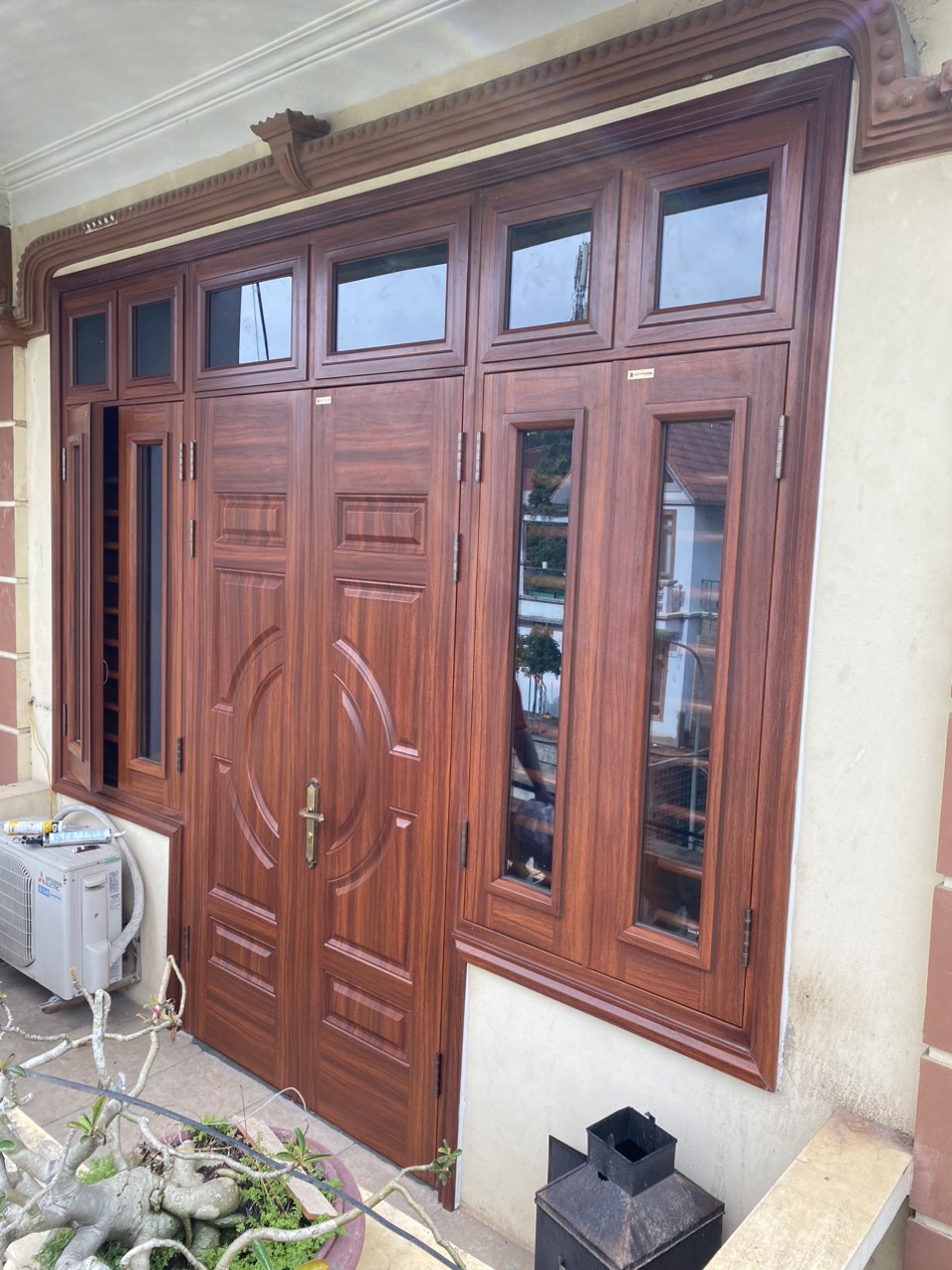 cửa thép vân gỗ tại cam ranh