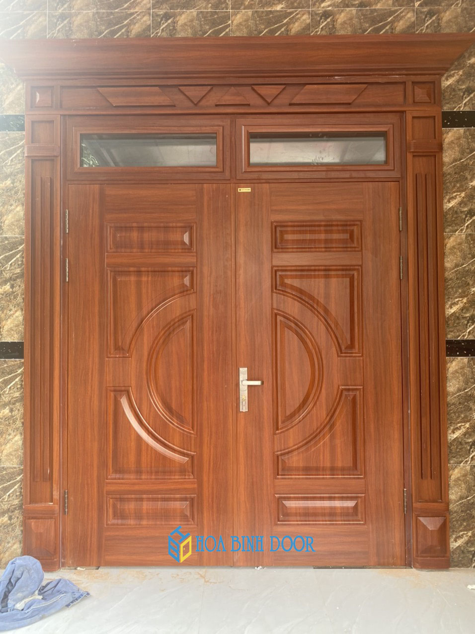 Cửa thép vân gỗ tại Bình Tân