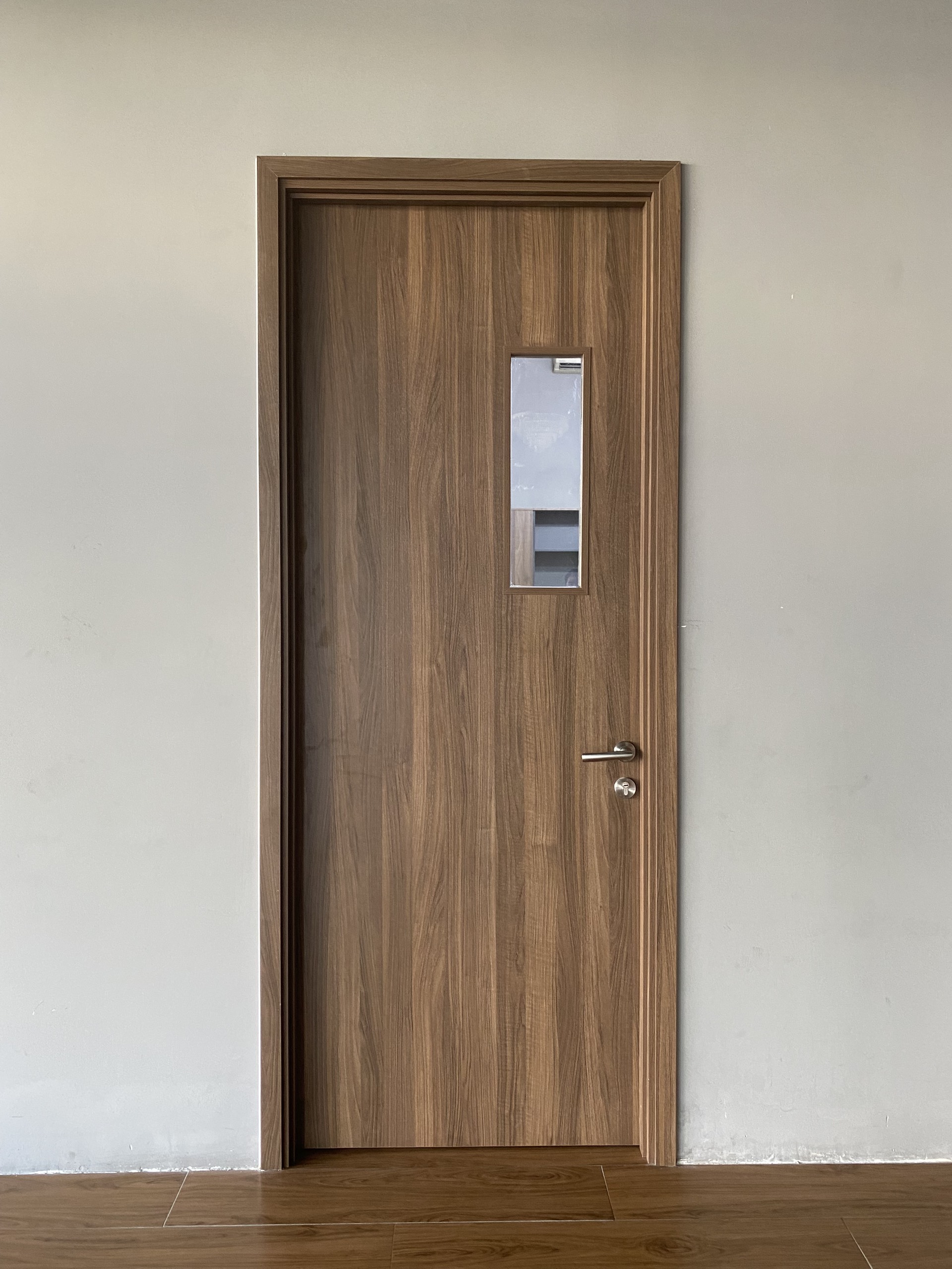 Cửa Gỗ Công Nghiệp Tại Ninh Hòa