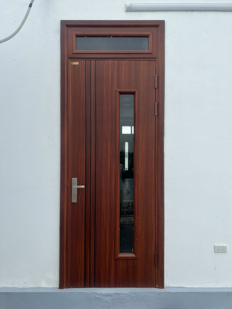 Cửa thép vân gỗ tại quận 5