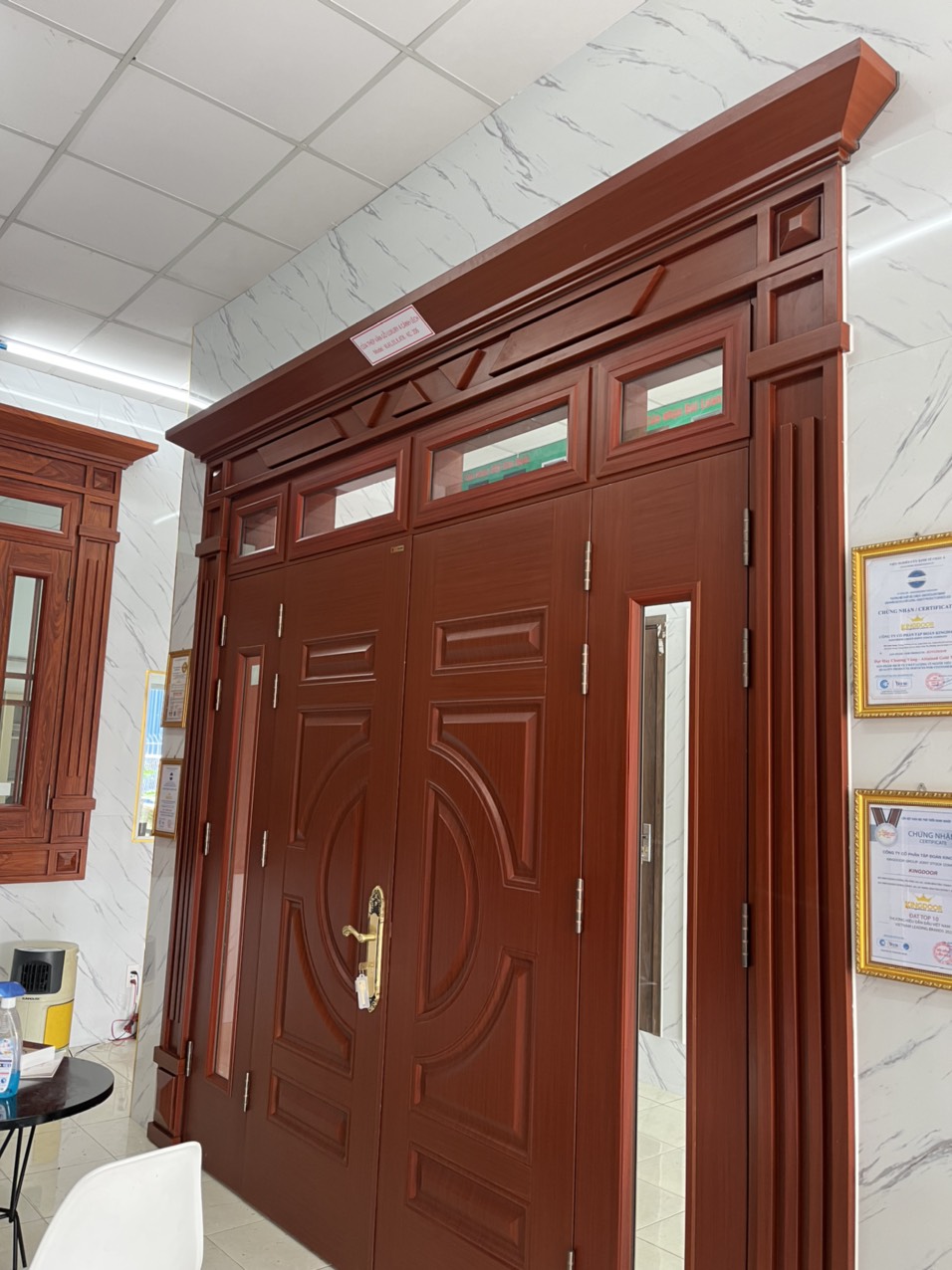 Cửa thép vân gỗ tại quận 5