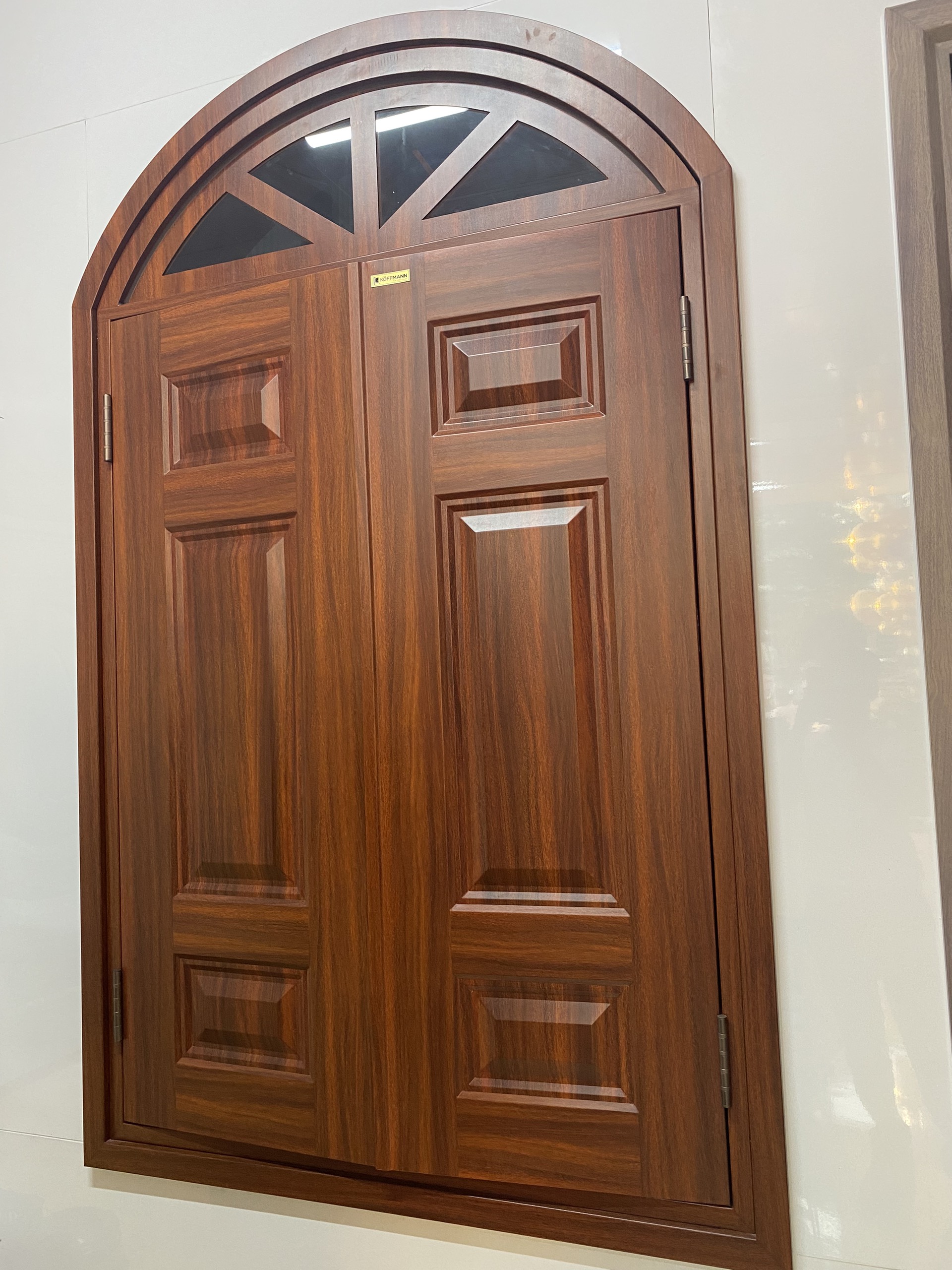 Cửa thép vân gỗ tại quận 4