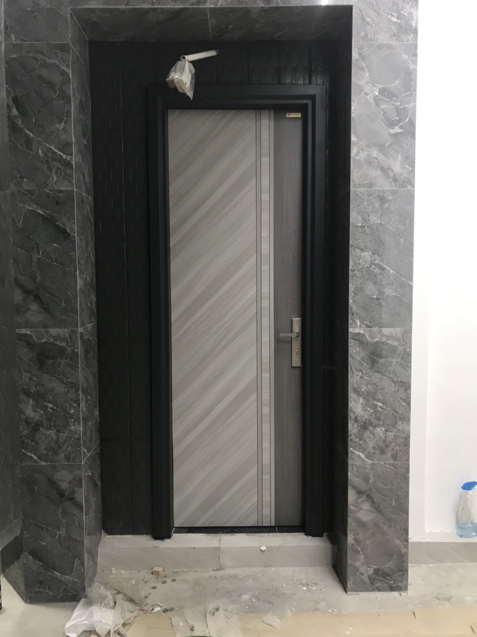 Cửa thép vân gỗ tại quận 4