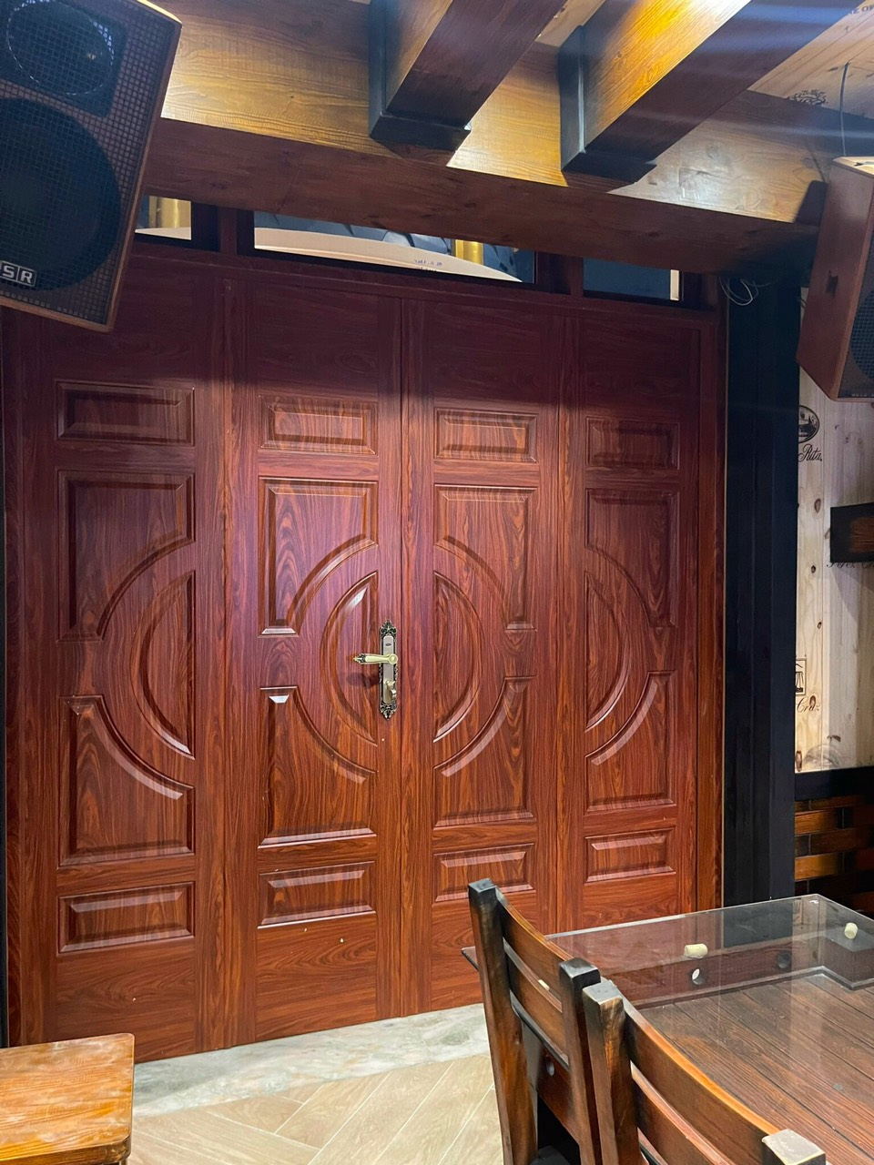 Cửa thép vân gỗ tại quận 4
