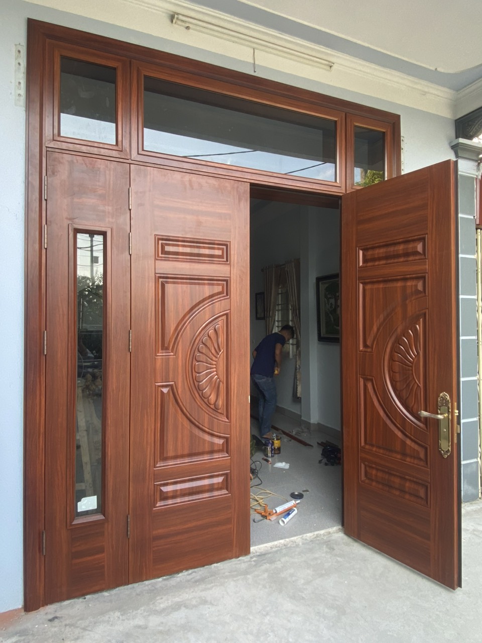 Cửa thép vân gỗ tại quận 4