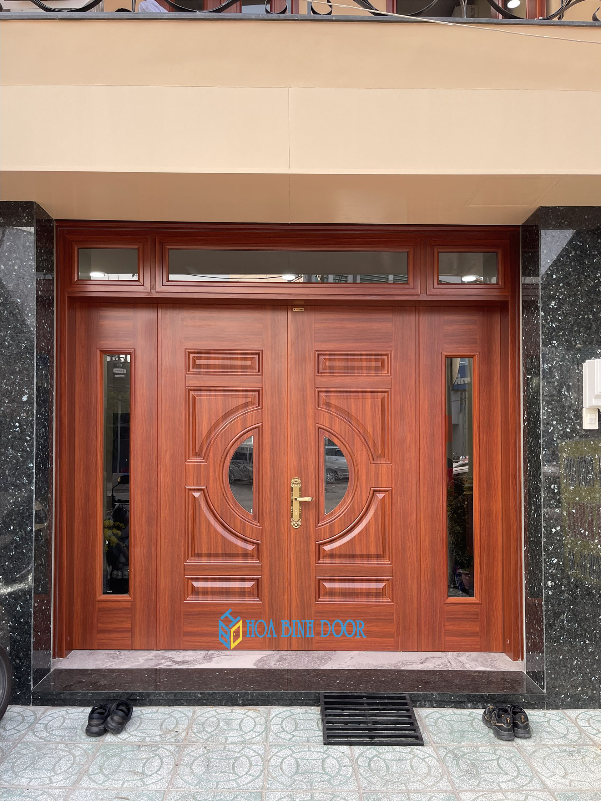Cửa thép vân gỗ tại quận 10