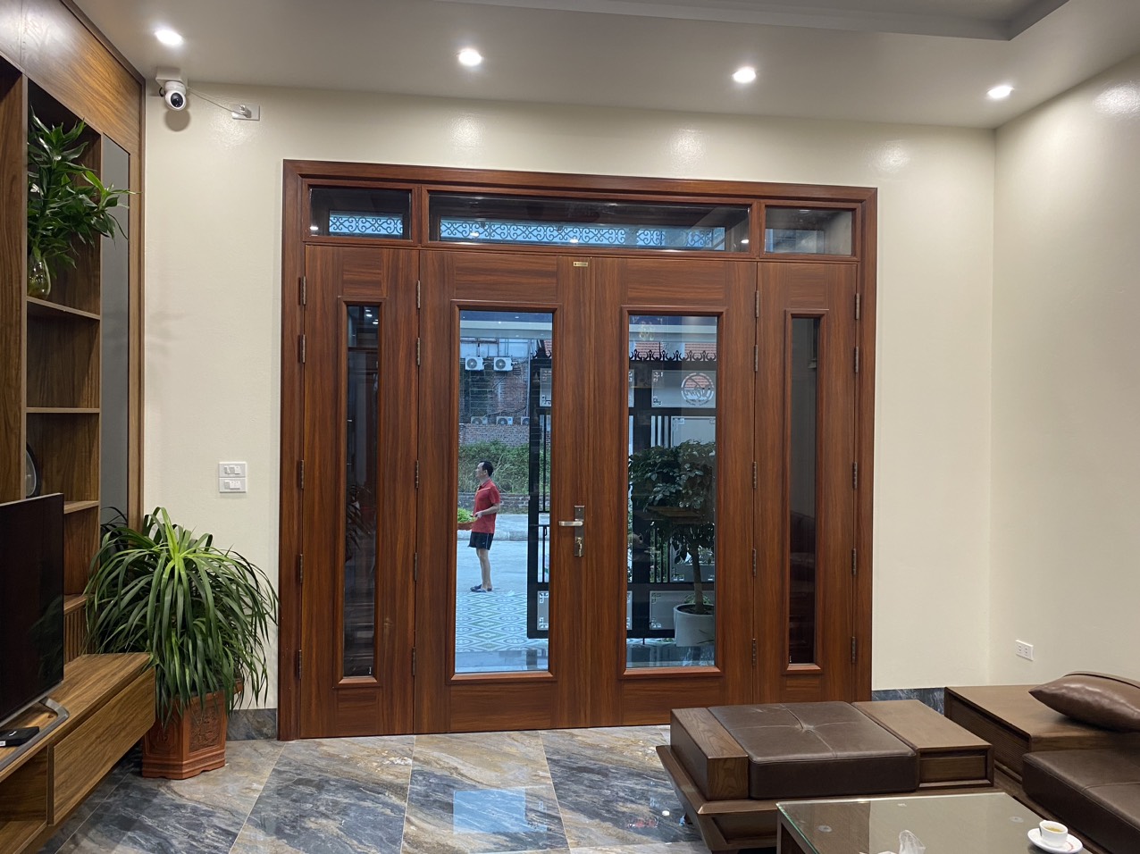 Giá cửa thép vân gỗ tại trảng bàng – Tây ninh | Xu hướng cửa 2025