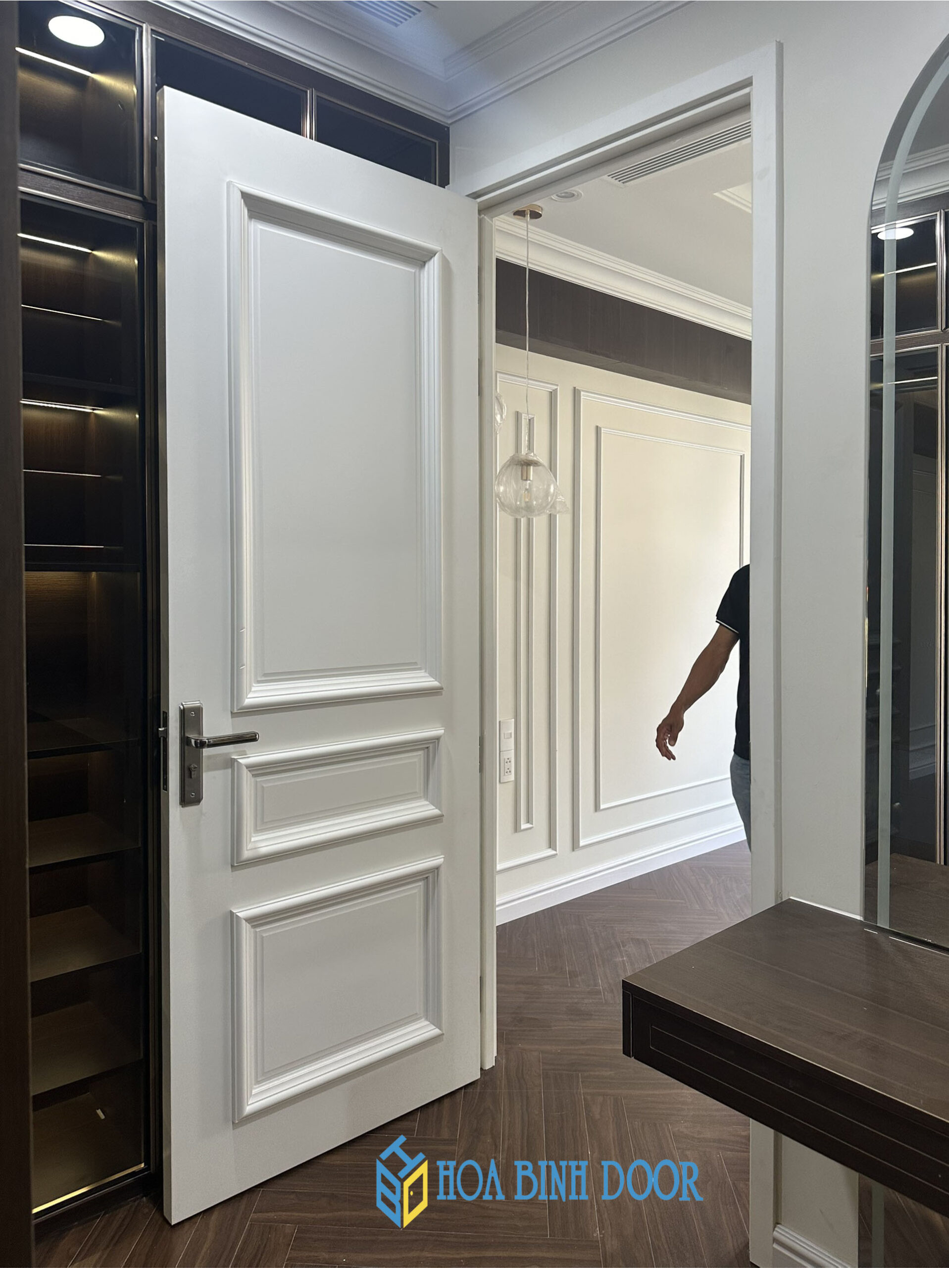 Cửa nhựa composite phào chỉ nổi Tân cổ điển | Mẫu + Giá