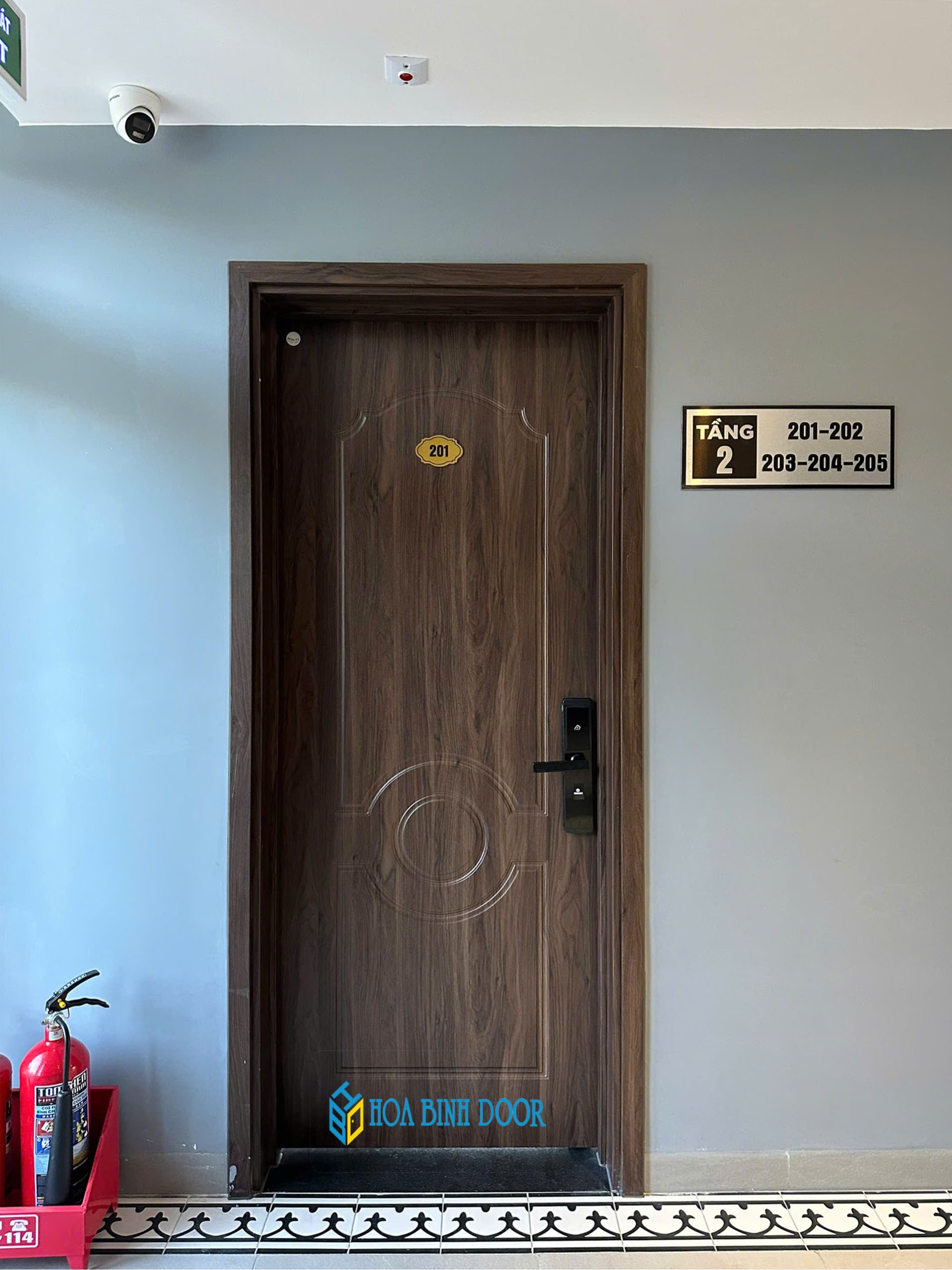 Cửa nhựa composite có lắp khóa vân tay được không ?