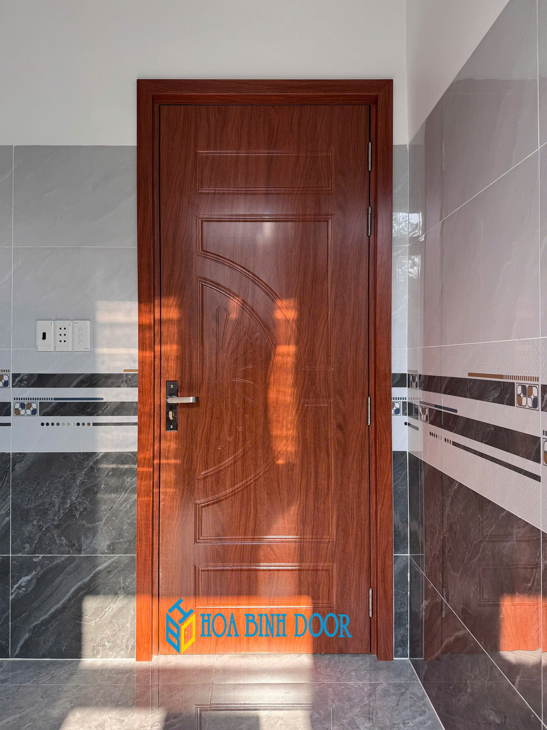 Mua cửa nhựa composite ở đâu giá rẻ ? Hoabinhdoor