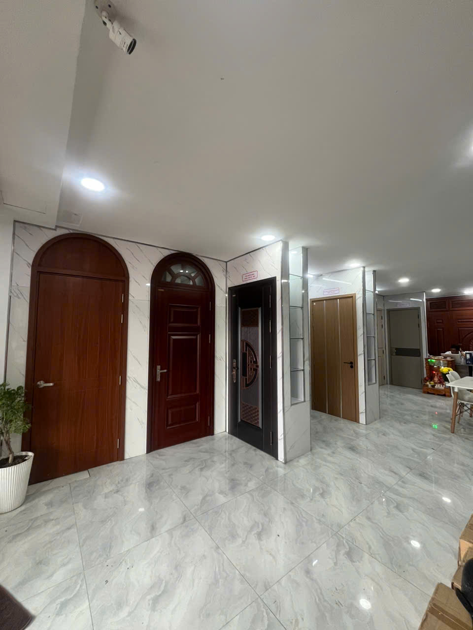 Địa chỉ bán cửa gỗ – cửa nhựa – cửa thép vân gỗ tại Quốc lộ 13